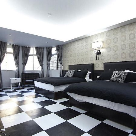 Chao Daily Rent Hotel Tainan Bagian luar foto