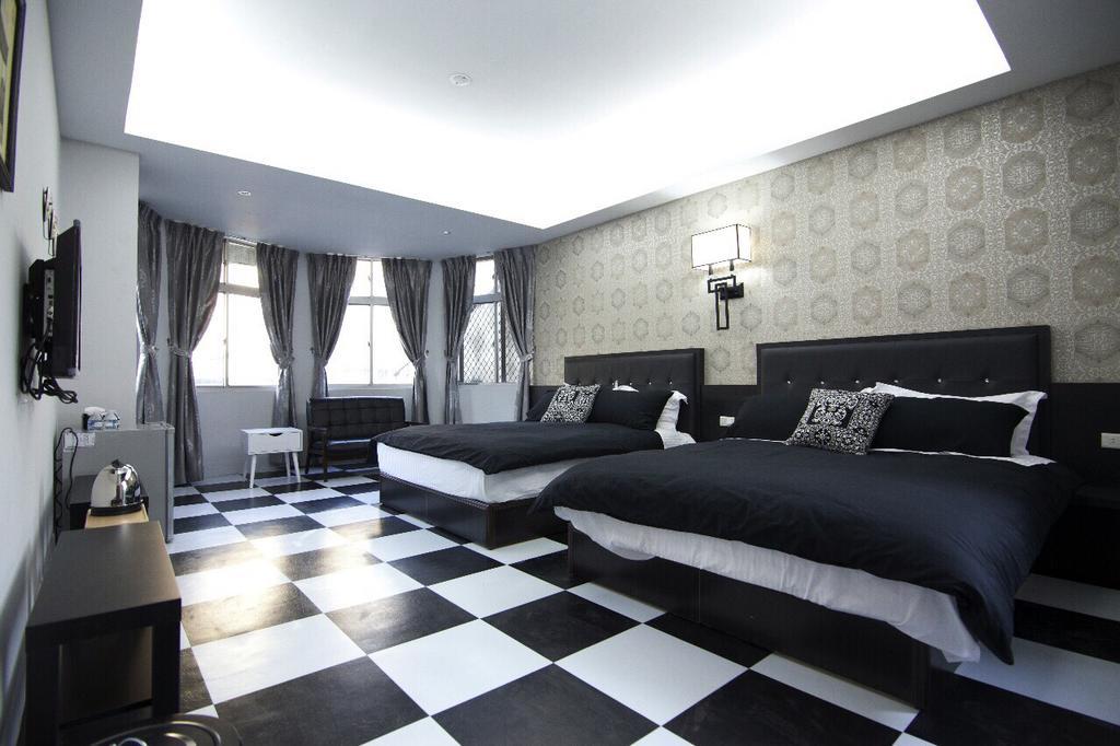 Chao Daily Rent Hotel Tainan Bagian luar foto